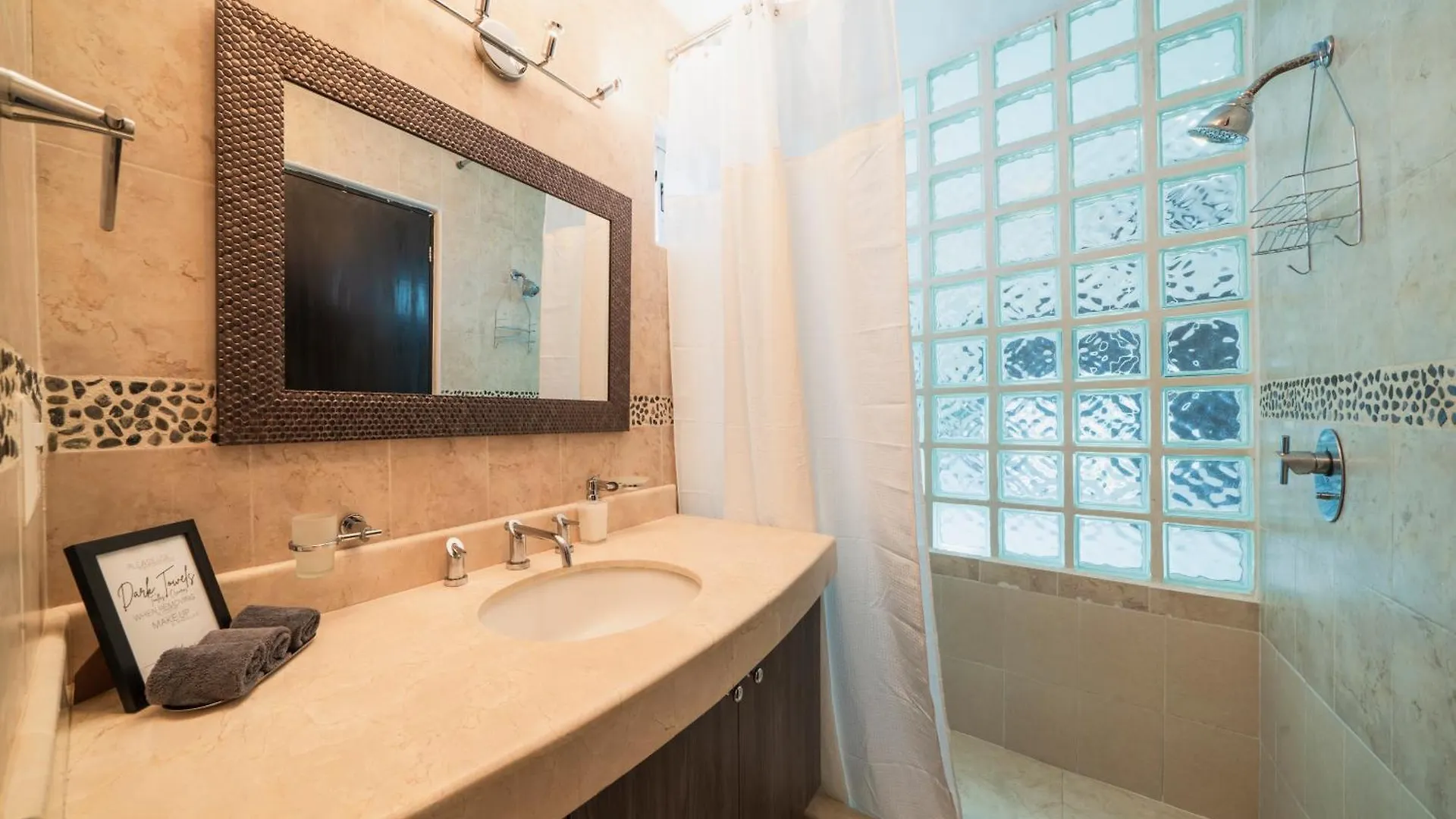 3 Bedroom Condo With Pool - Los Lirios Playacar Phase Ll - Melrose Place Playa del Carmen Holiday home