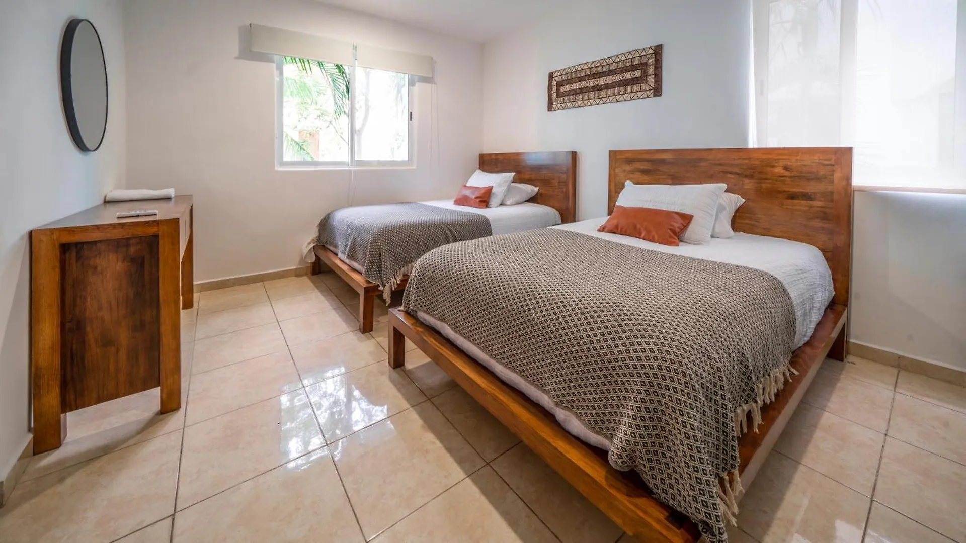 3 Bedroom Condo With Pool - Los Lirios Playacar Phase Ll - Melrose Place Playa del Carmen 0*,