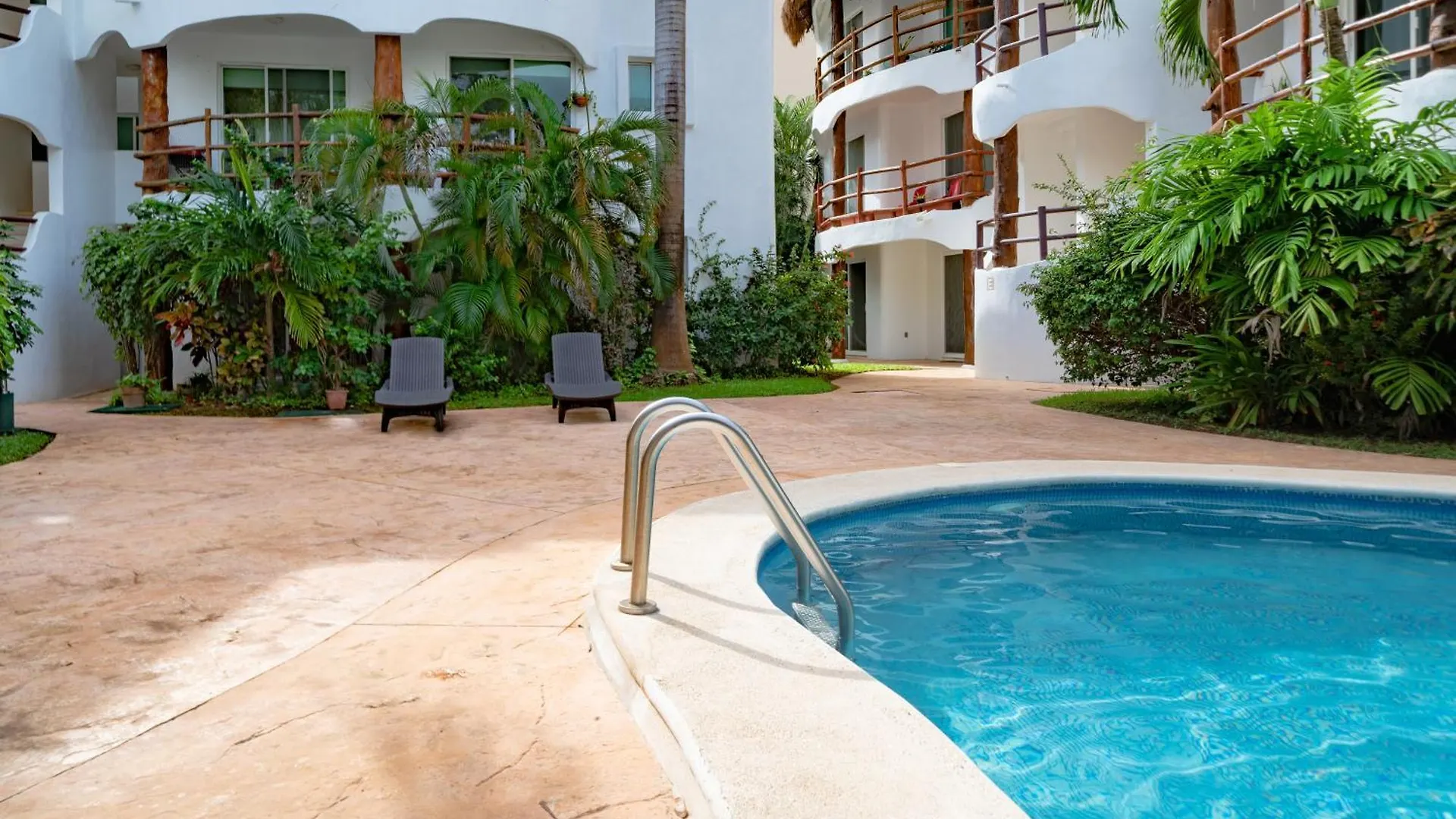 3 Bedroom Condo With Pool - Los Lirios Playacar Phase Ll - Melrose Place Playa del Carmen Holiday home