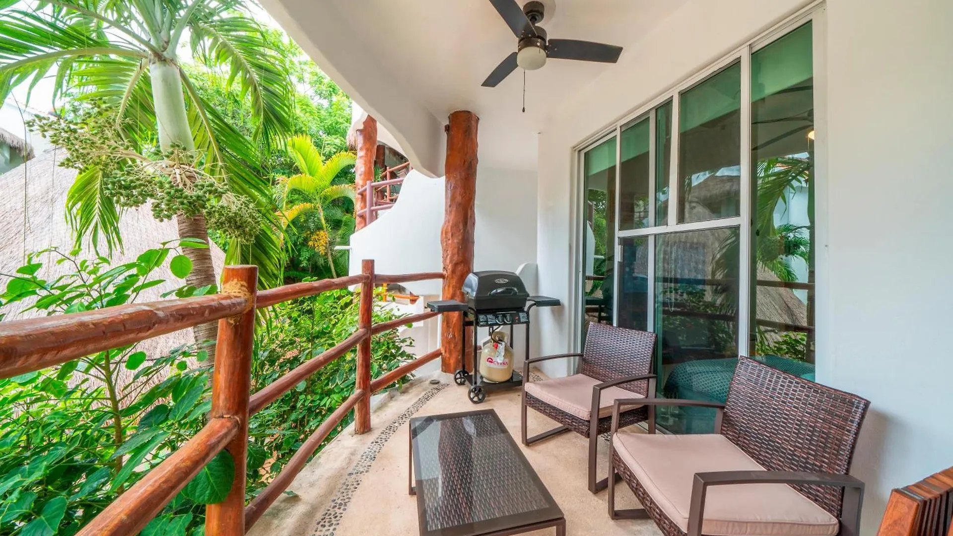 3 Bedroom Condo With Pool - Los Lirios Playacar Phase Ll - Melrose Place Playa del Carmen Holiday home